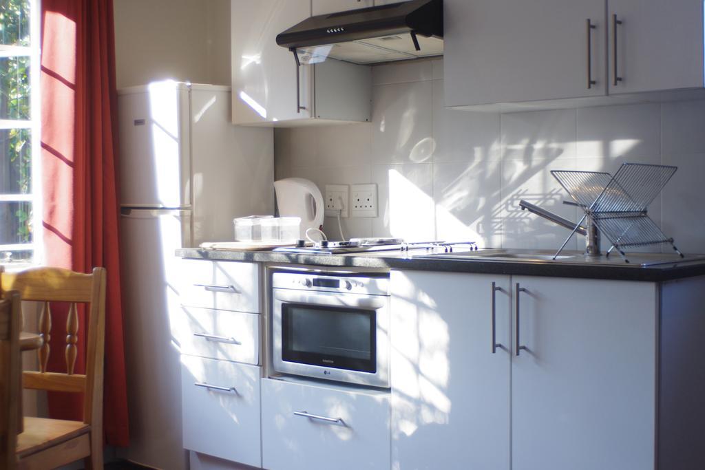 Pepper Tree Guest House Rivonia 샌톤 외부 사진