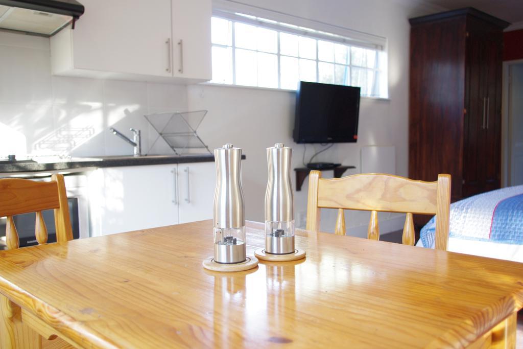 Pepper Tree Guest House Rivonia 샌톤 외부 사진