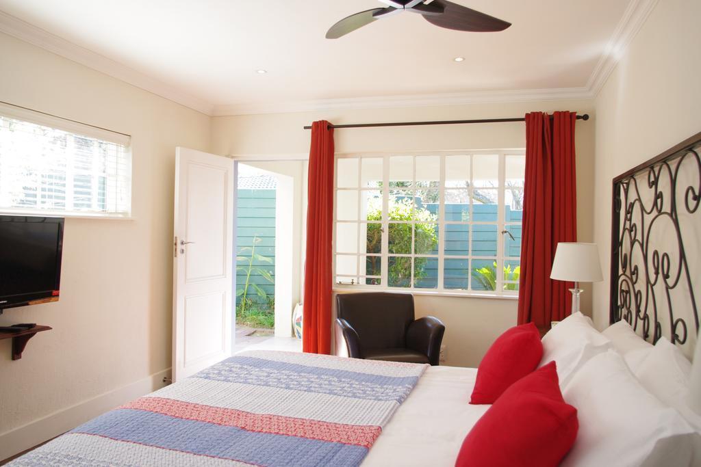 Pepper Tree Guest House Rivonia 샌톤 외부 사진