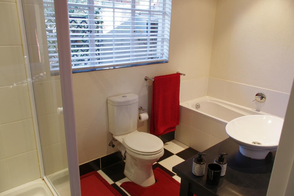 Pepper Tree Guest House Rivonia 샌톤 외부 사진